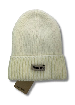Женская зимняя шапка на флисе нашивка MIU One-size Молочный