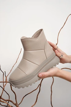 Жіночі зимові шкіряні черевики PARADIZE SHOES світло-бежеві на високій підошві з боковою блискавкою 40 розмір (устілка 26 см)