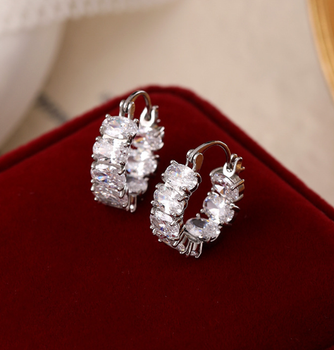 Серьги Fashion Jewerly маленькие с камушками, серьги кольца вечерние, серебристый цвет (SVS)