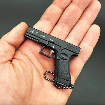 Брелок Glock 17 P18C Чорний для ключів,рюкзака Реалістично розбірний, колекційний Кабура у подарунок