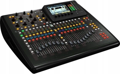Мікшерний пульт Behringer X32 Compact