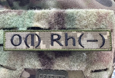 Шеврон планка вышитая "О(I) Rh (-)" Группа крови Первая резус Отрицательный/1- на липучке пиксель