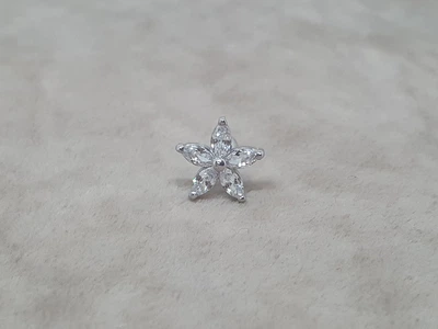 Серебряная серьга для пирсинга хеликса с фианитами. 40103ШТ