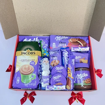 Новогодний подарочный набор Milka с кофе Jacobs и праздничными сладостями