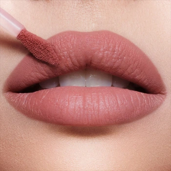 Рідка матова помада Charlotte Tilbury Airbrush Flawless Lip Blur у відтінку Pillow Talk 6,8 мл