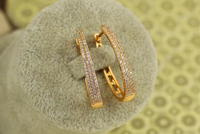 Серьги Xuping Jewelry овальные кольца с мелкими камешками 2,9 см золотистые