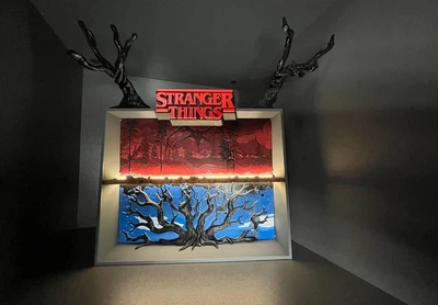 Полка для фигурок с Stranger Things “Очень странные дела” с LED-подсветкой Декоративна пластмасова полиця
