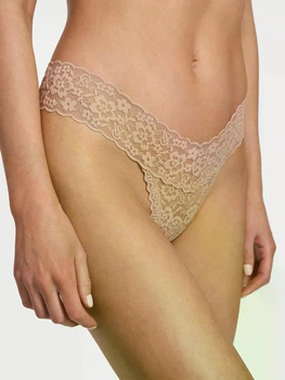 Мереживні трусики-стрінги Victoria's Secret Lace Thong Panty S бежевий Praline 26894472