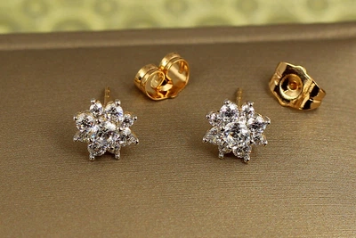 Серьги гвоздики Xuping Jewelry цветочная легкость с родием 9 мм золотистые