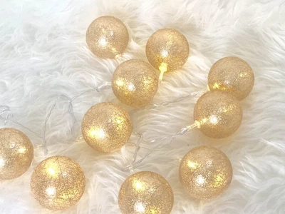 Гірлянди декоративні Cotton Balls 10led, діам 6см, довжина 180см на батарейках АА 018