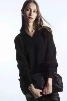 Джемпер COS chunky pure cashmere v-neck jumper 1177637001 S Чорний