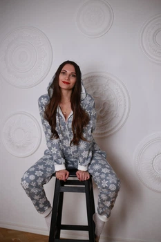 Женская пижама с карманом на попе, со Cнежинками uwest, кигуруми (пожама) Mimi Pijamoni, Cветло-серая, Размер M