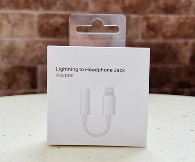 Перехідник 3.5 адаптер Lightning Aux iPhone