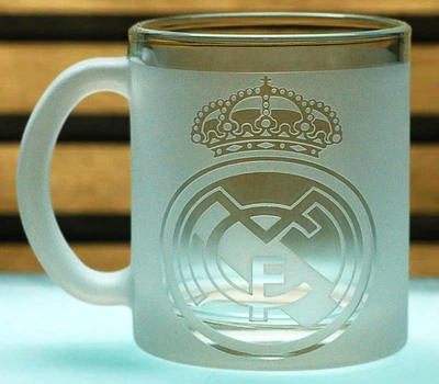 Скляна чашка 320 мл Реал Мадрид Real Madrid з гравіюванням подарунок для фаната футбольна кружка