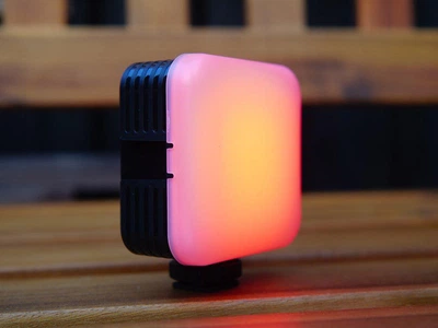 Цветной RGB-видеосвет на магните Neewer Mini Portable LED Light RGB61