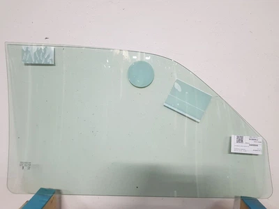 Скло передньої двері ліве Mitsubishi L200 1996-2006 Saint-Gobain Sekurit 24850000