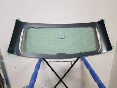 Заднє скло Opel Zafira 2005-2010 Pilkington 18236000