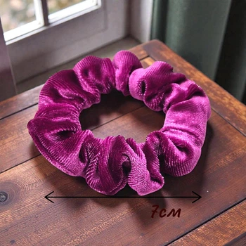Гумка для волосся оксамитова Scrunchie Ø 7см рожевого кольору #07
