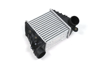 Інтеркулер Audi A3 96- NRF 30847