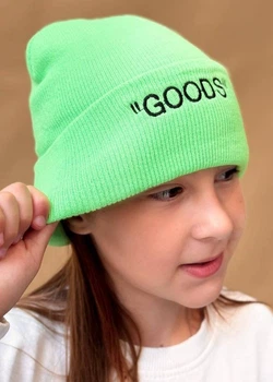 Шапка подростковая вязаная с подворотом и вышивкой GOODS 385896 Салатовая