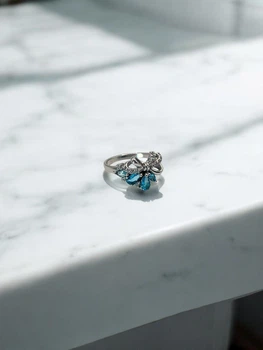 Каблучка срібна "Бантик" 925 проби з фіанітами 112690г, 16,5 розмір