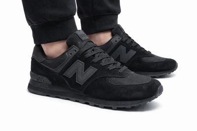 Чоловічі кросівки чорні класичні 41 розмір