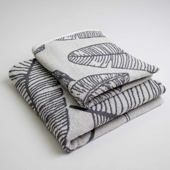Набор махровых полотенец с рисунком перо 2шт GM Textile 50х90см, 70х140см 400г/м2 (Серый)