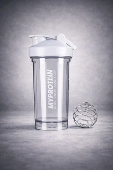 Шейкер спортивний + пружина 700 мл Myprotein fuel yuor ambition білий
