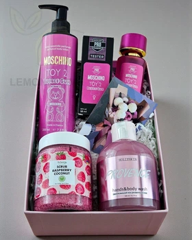 Подарочный набор косметики No Brand в стиле Moschino Toy 2 Bubble Gum 4 в 1 ver.03