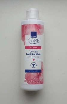 Делікатний очищувальний засіб для інтимної гигиени Avon Care с экстрактом ромашки 250 мл