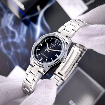 Женские часы Casio LTP-V005D-1A серебристые с черным циферблатом