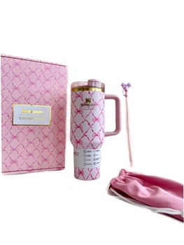 Термокружка Stanley 1913 x LoveShackFancy Holiday Quencher® H2.0 FlowState™ Tumbler | 40 OZ 1180 мл у подарунковій коробці рожевий з бантиками