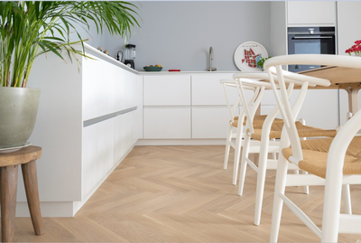 Паркетная доска Floor`360 Дуб HERRINGBONE Crema Под елку 470 мм Лак