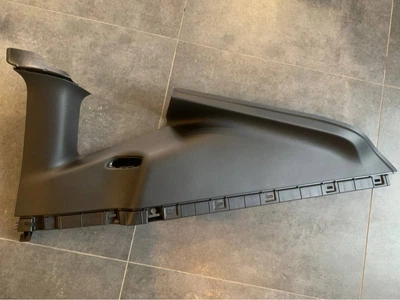 Накладка стійки задня права Tesla Model Y 1494609-01-H