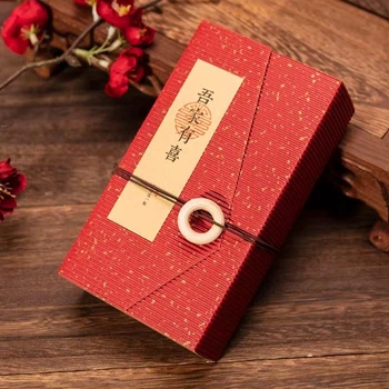Подарочный Mystery Box острые снеки — Секретный набор острых сюрпризов!