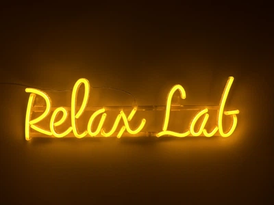 Неоновая вывеска Relax Lab 500x140 Желтый