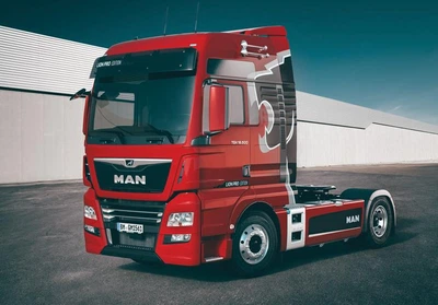 Збірна модель 1:24 вантажівка MAN TGX 18.500 XXL Lion Pro Edition Italeri 3959