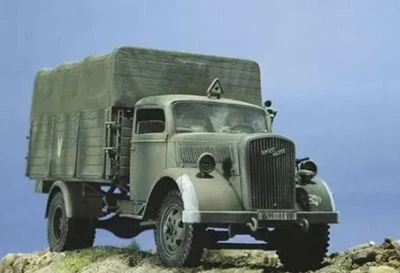 Збірна модель 1:35 вантажівка Kfz. 305 Opel Blitz Italeri 0216