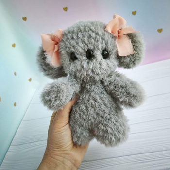 Вязаная мягкая игрушка Коала 18 см — ручная работа из меховой пряжи