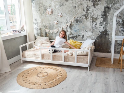 Детская деревянная кровать Монтессори BUSY WOOD на ножках Модель 10, 200х140 см, Белый