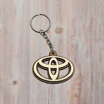 Деревянный брелок с логотипом Toyota