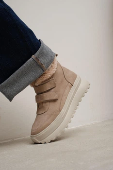 Женские короткие зимние замшевые светло-бежевые ботинки PARADIZE SHOES с липучками спереди на высокой подошве 36 размер (стелька 23,4 см)