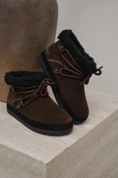Женские короткие зимние угги PARADIZE SHOES из темно-коричневой замши со шнуровкой и меховой опушкой на низкой подошве 36 размер (стелька 23,4 см)