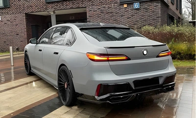 Дифузор заднього бампера з насадками на вихлоп для BMW M760 M-Sport та i7 M70 2022+