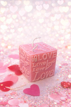 Свеча куб «LOVE», розовый