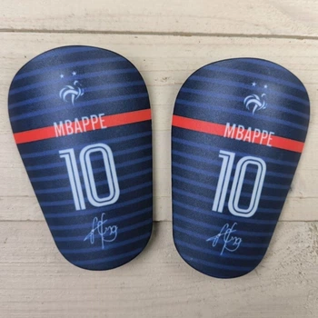 Щитки футбольні S 10x6 см Mbappe France