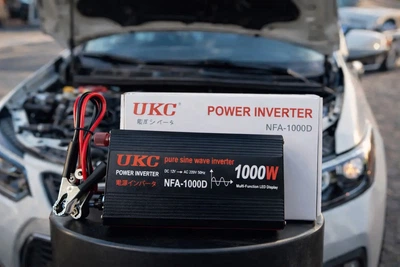 Преобразователь напряжения 12V-220V UKC 1000 Вт с чистой синусоидой / автомобильный инвертор 12 В в 220 В с цифровым дисплеем и USB выходом Hengda sp4139 чёрный sp4139