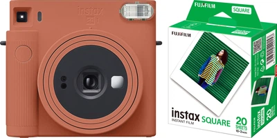 Комплект Камера моментальной печати Fujifilm Instax Square SQ 1 EX D Orange (16672130) + Картридж с фотобумагой моментальной фотографии Fujifilm Instax Square Film EU 10X2/PK (16921634)