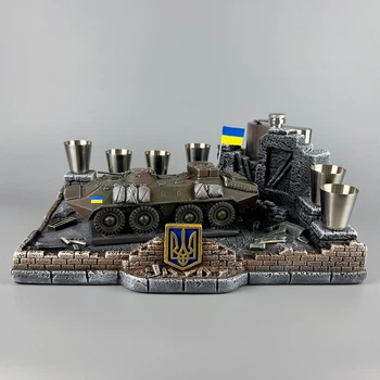 Подарочный набор штофов "БТР-70" ручная работа | 6 рюмок + металлическая фляга 300 мл PA_1234_1