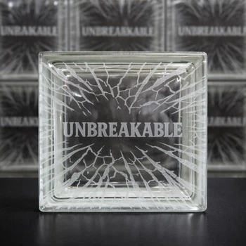 Grange Glass — стеклоблок “Unbreakable” с индивидуальной гравировкой